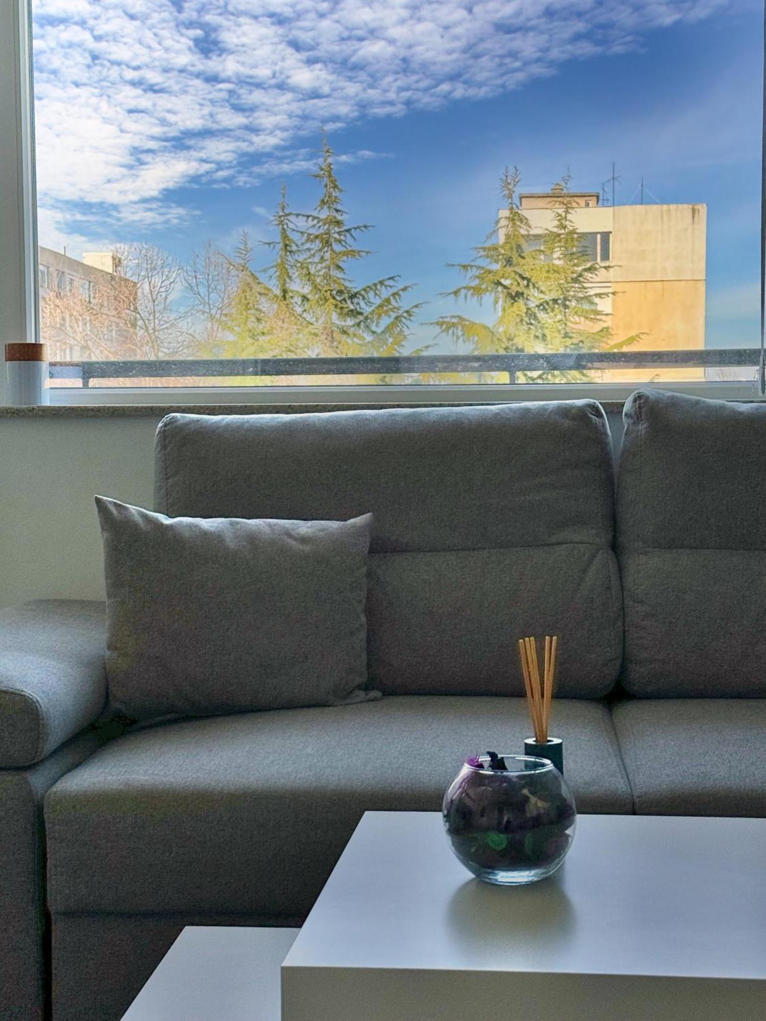 Restful Apartment For 4 Guests In Burgas City Eksteriør billede