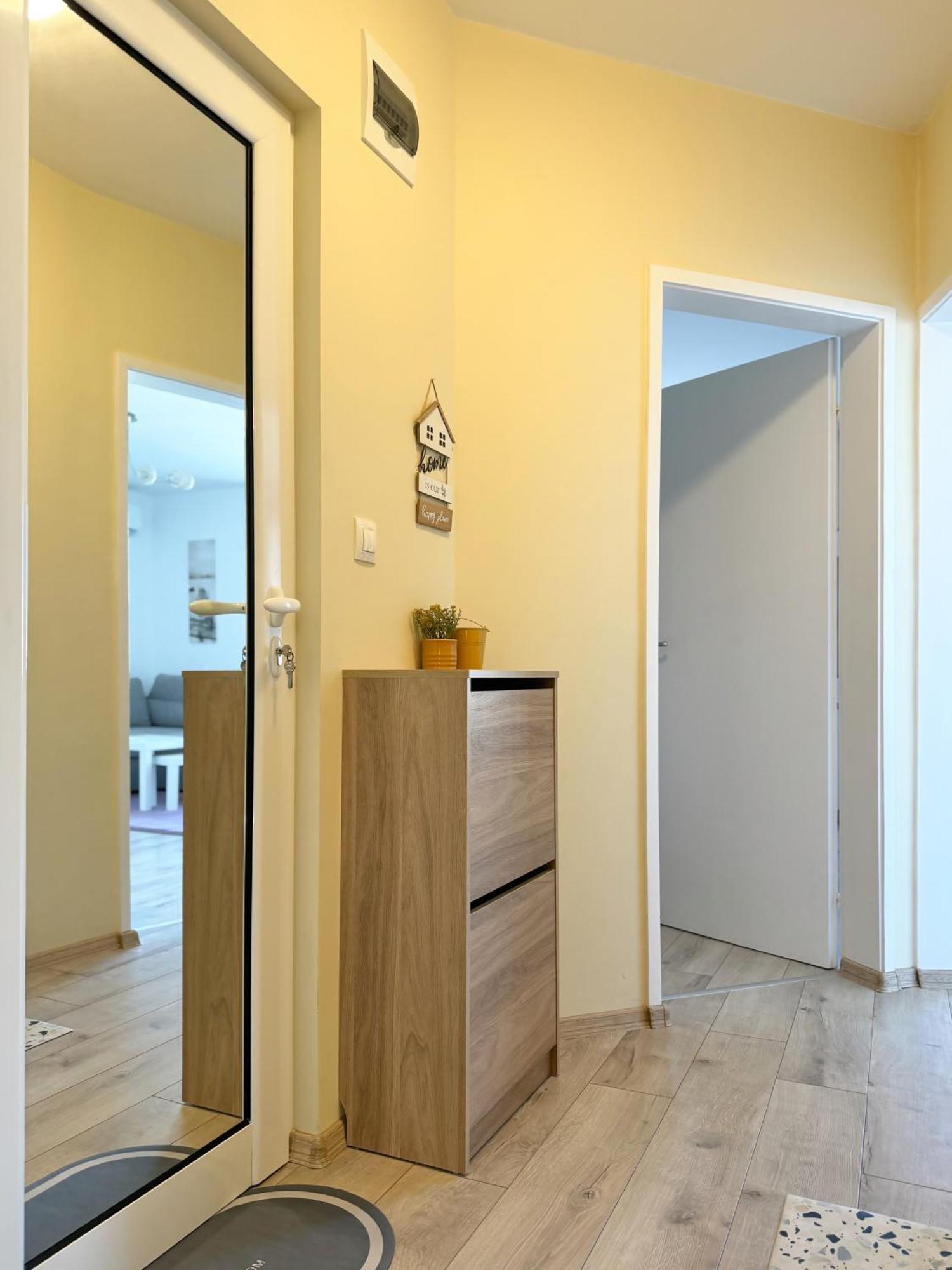 Restful Apartment For 4 Guests In Burgas City Eksteriør billede