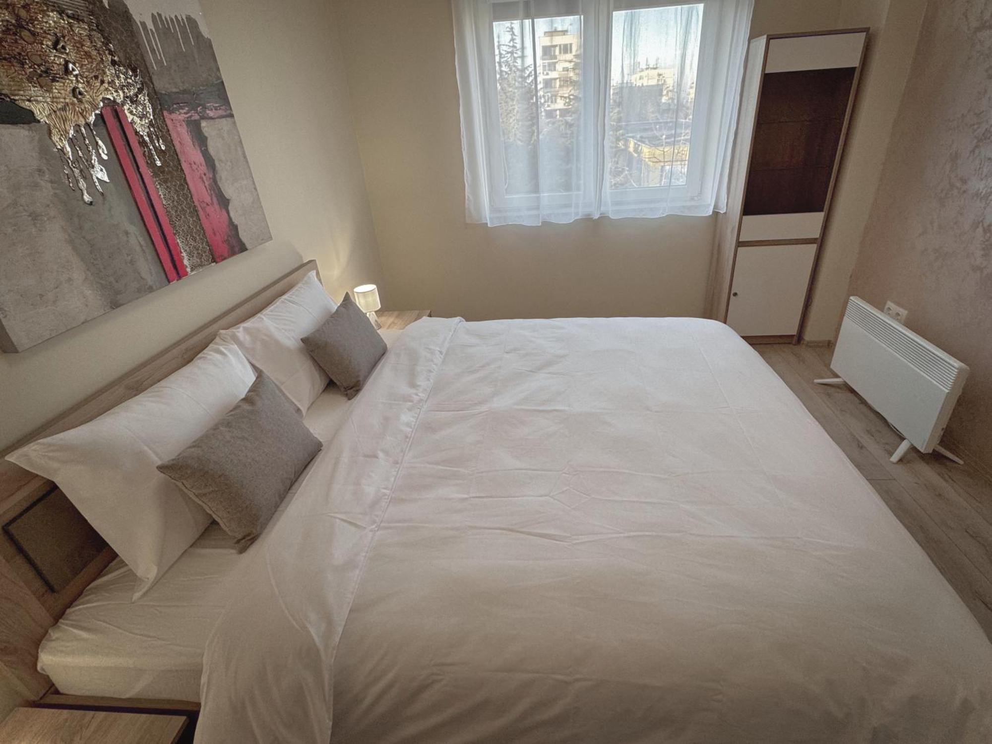 Restful Apartment For 4 Guests In Burgas City Eksteriør billede