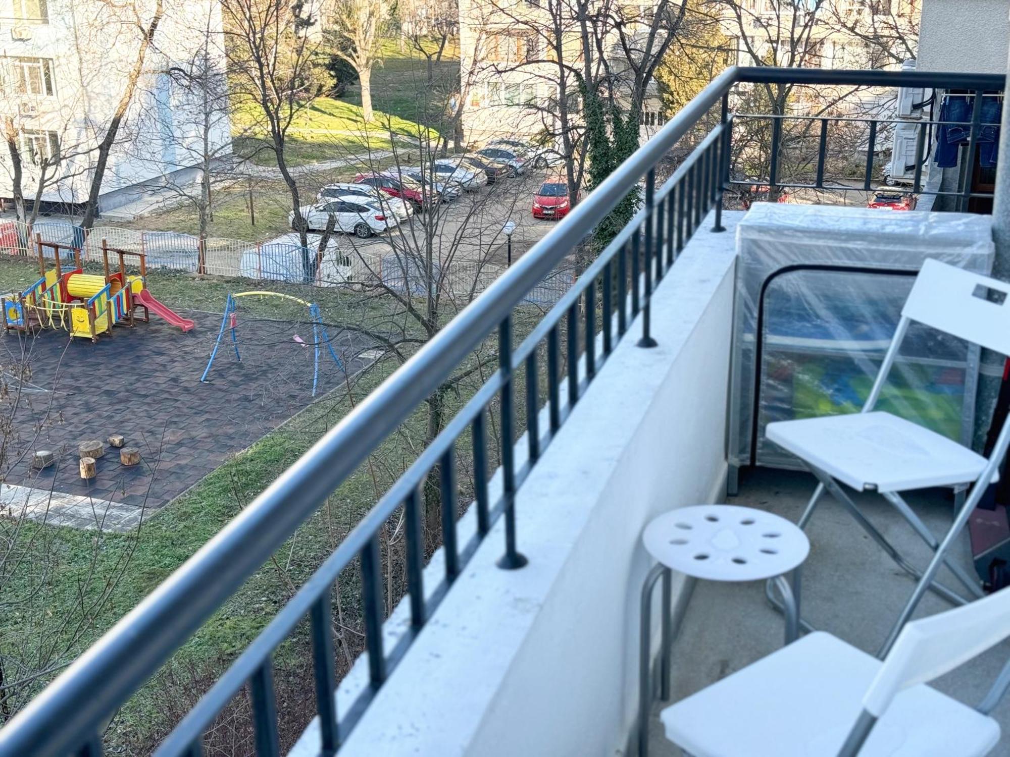 Restful Apartment For 4 Guests In Burgas City Eksteriør billede