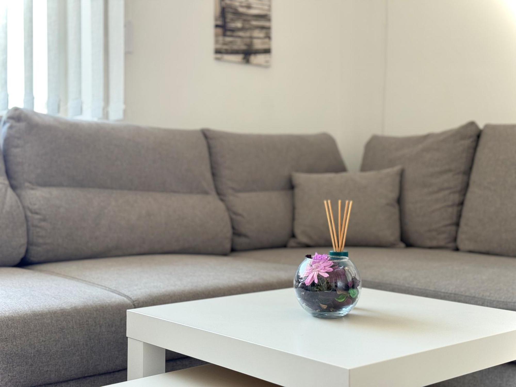 Restful Apartment For 4 Guests In Burgas City Eksteriør billede