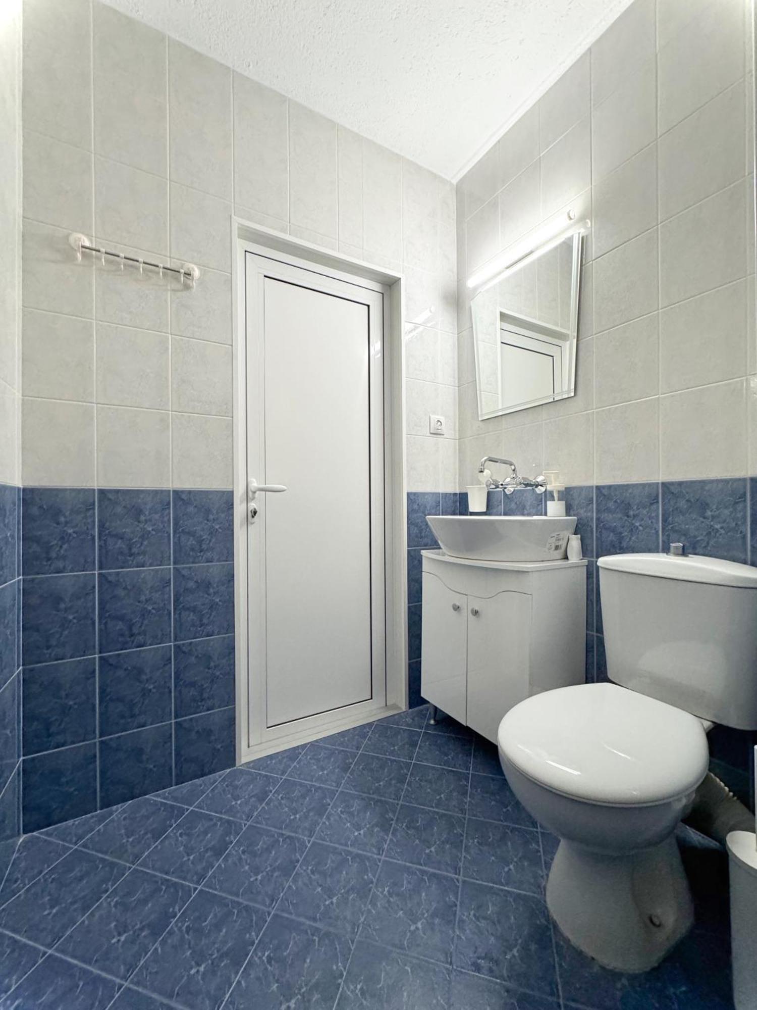 Restful Apartment For 4 Guests In Burgas City Eksteriør billede